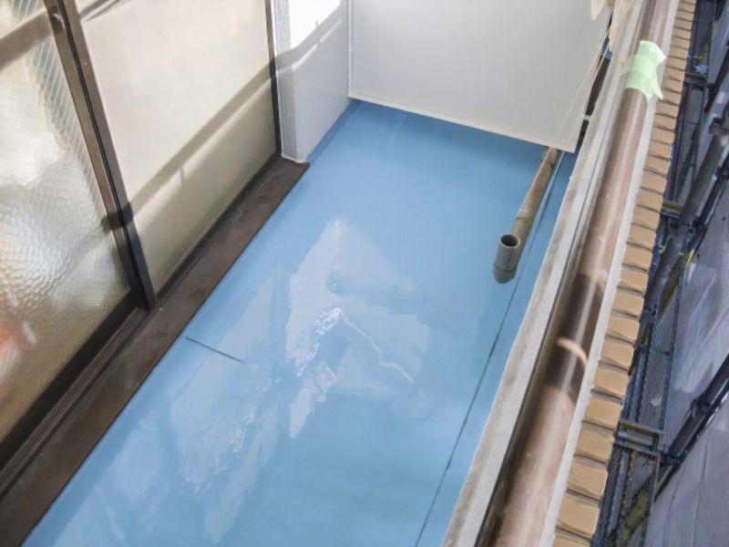 ベランダのウレタン防水は何年持つ？寿命の目安と、防水効果を長く保つためのお手入れの秘訣