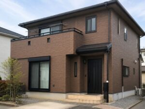 オシャレなブラウン外壁の一般住宅